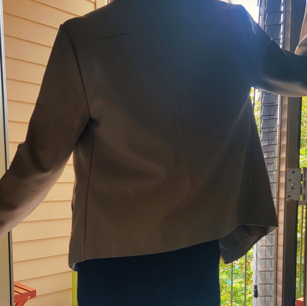 Jacket - Picture 3 of 4